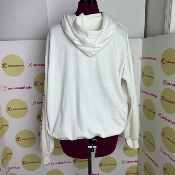 Modern Lux Women's Protect Your Peace Graphic Sweatshirt - Cream - Picture 5 of 7